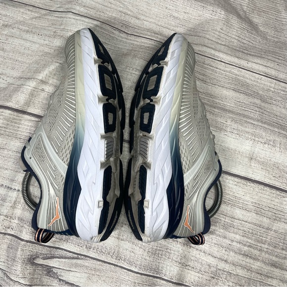 Hoka One One Women's 8 D (Wide) Bondi 7 Gray Running Shoes - Picture 5 of 7